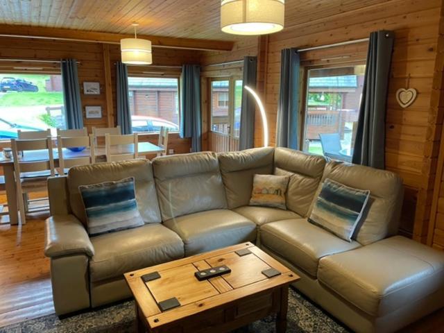 Luxury 3 Bedroom, 3 Bathroom Lodge With Hot Tub Llanbedr  Exterior foto